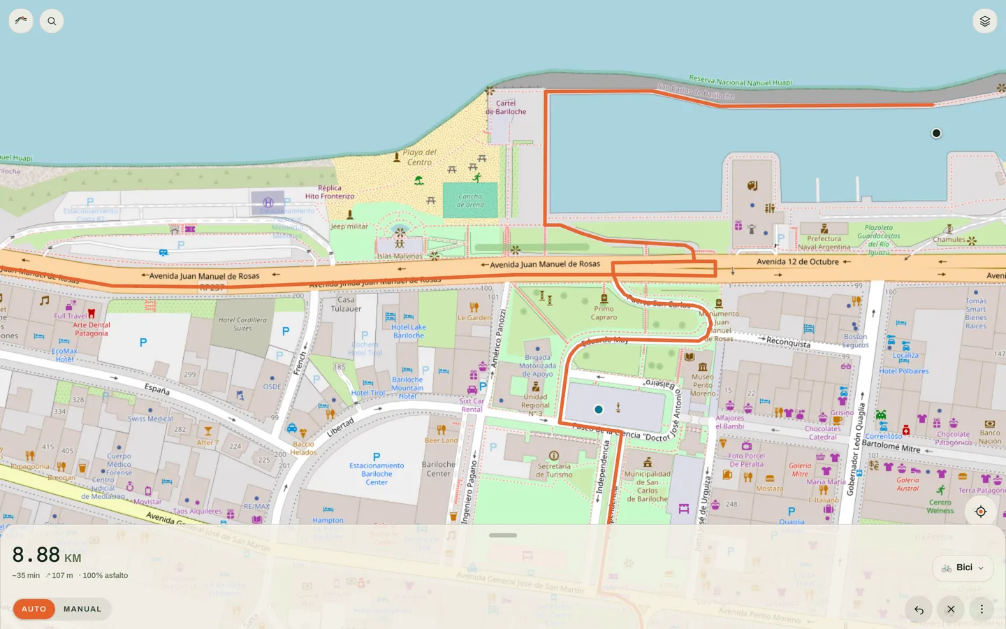 Detalle de una ruta trazada sobre las calles, con POIs